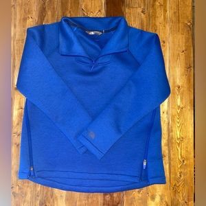The North Face Women’s pullover (like new)